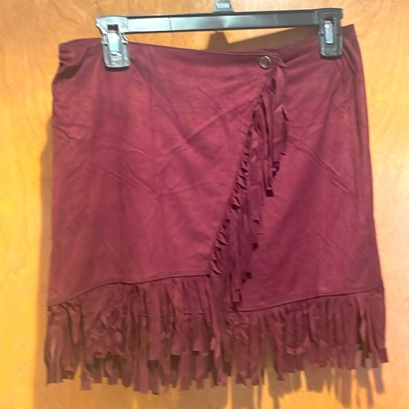 POL | Asymmetrical Fringed Faux Suede Mini Skirt Wrap Burgundy Boho Coac… - Picture 1 of 1